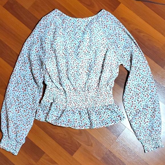 Floral ruched floral top - Picture 5 of 6